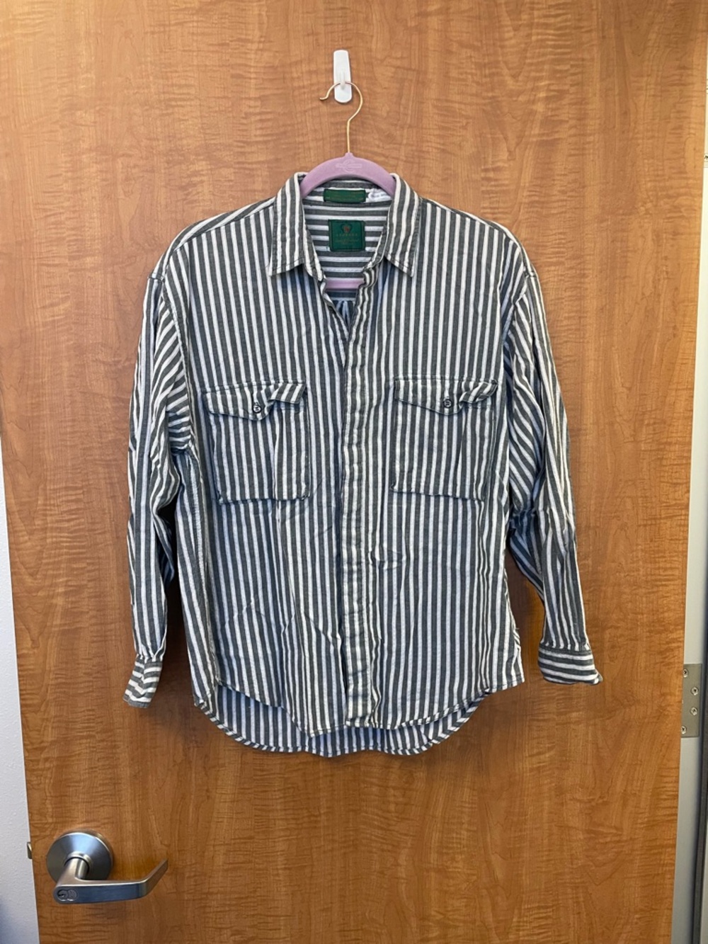 GENERRA Men's Vertical Stripe Button-Down Shirt in Navy and White